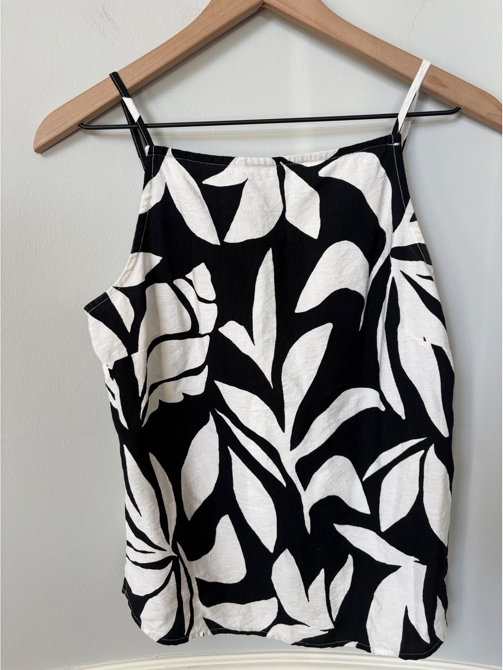 Vince Camuto Black & White Linen Blend Leaf Print Adjust Strap Tank Top Small